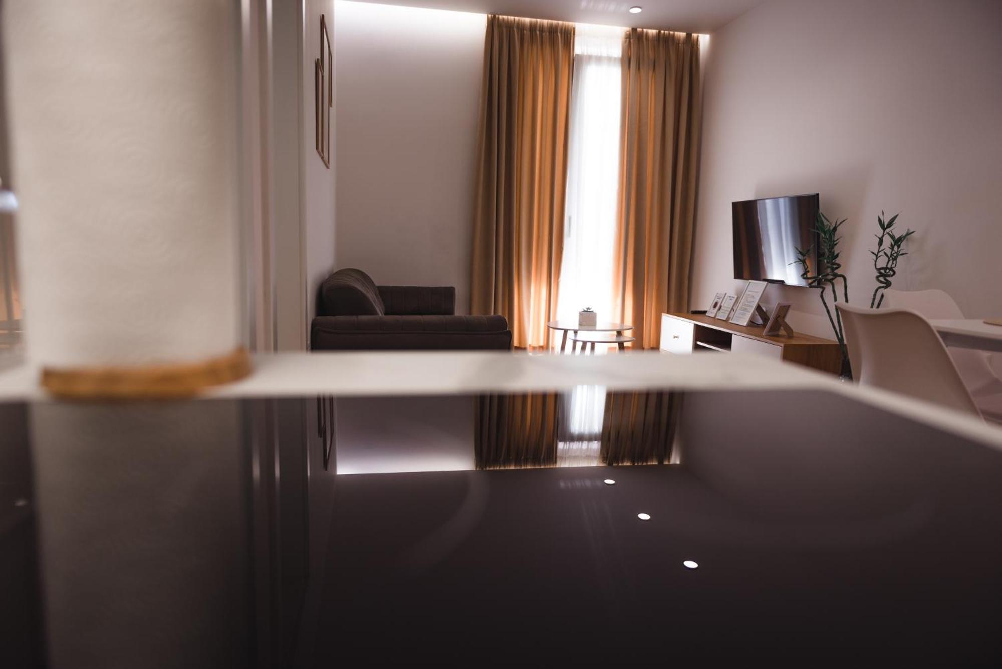 Tam Skanderbeg Square Serviced City Center Apartment No1 Tirana Exteriör bild